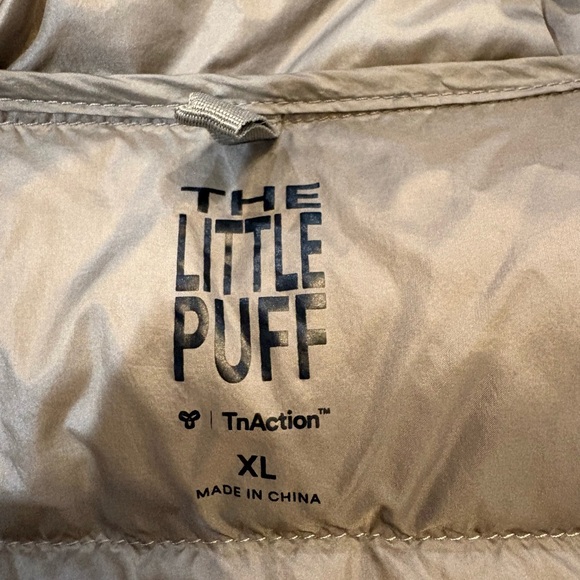 Aritzia TNA lightweight little puff jacket - Picture 2 of 6